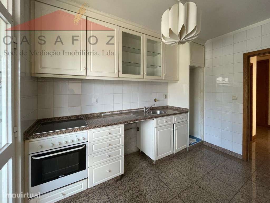 Venda Apartamento T2 em ótimo estado na Rua Lidador-9