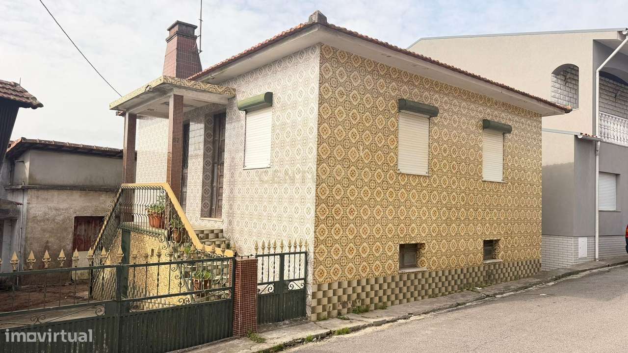 Moradia T2 p/ restauro - S. João de Vêr - Grande imagem: 2/12