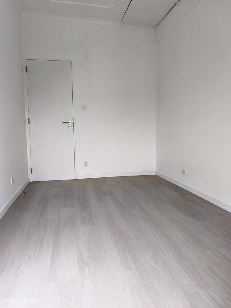 T2 Centro Queijas, Totalmente Remodelado, Junto aos CTT e P. Doce-30