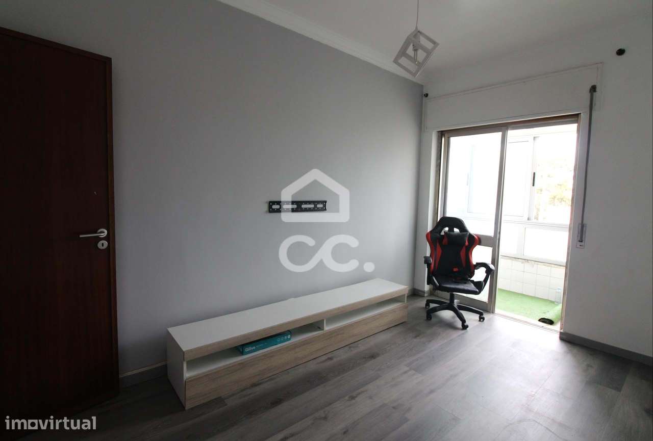 T2, para arrendar na Cruz de Pau - Grande imagem: 3/20