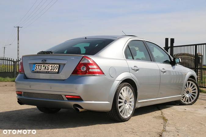 Ford Mondeo V6 ST 220 - 3