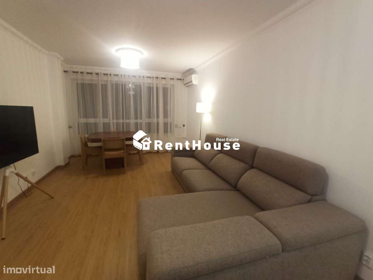 T2 de Luxo Remodelado e Mobilado | Zona Premium junto ao Hospital - Grande imagem: 5/24