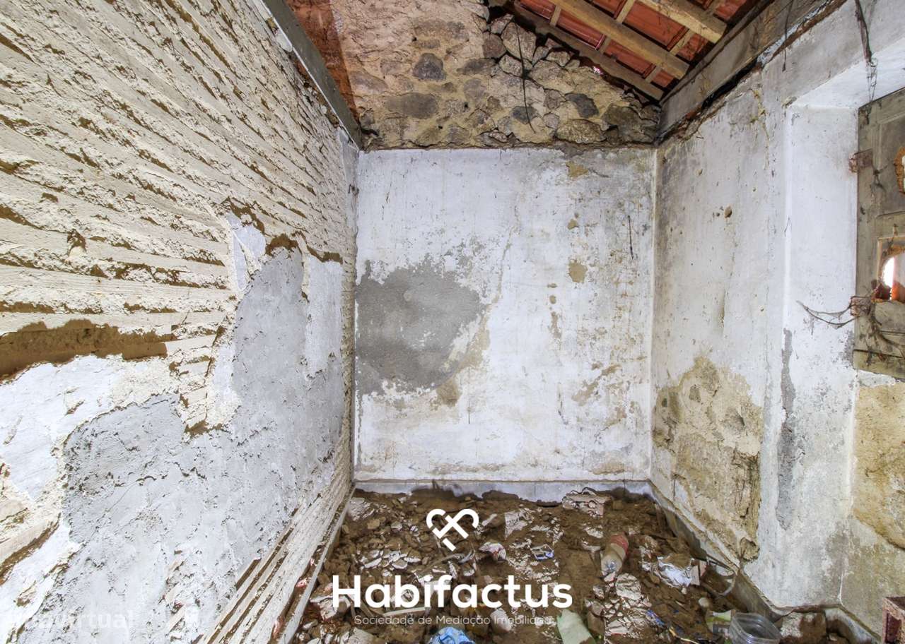 Duas Moradias para Remodelação em Coelhoso, Tondela-23