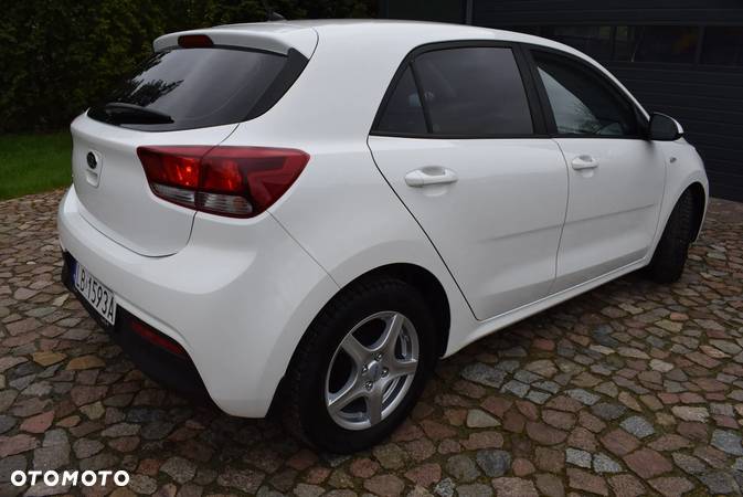 Kia Rio - 15