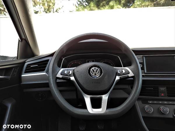 Volkswagen Jetta - 10