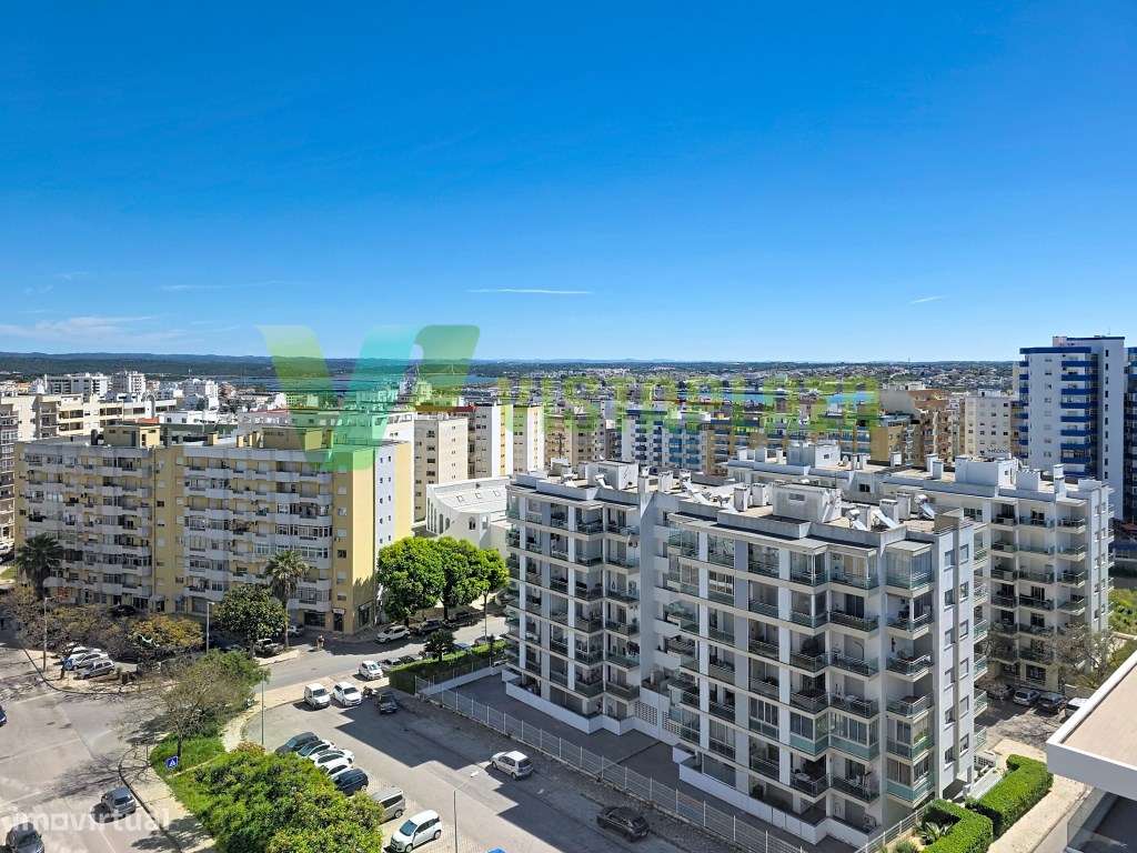 Apartamento Duplex com Terraço e Vista Panorâmica, piscina e garage...-23