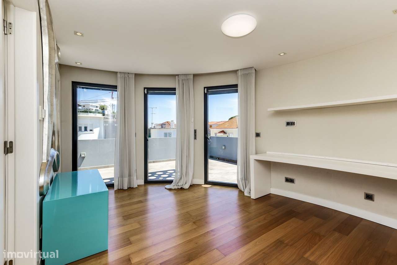 Moradia T5 de Luxo no Estoril — Exclusividade, Conforto e Estilo de Vi-32