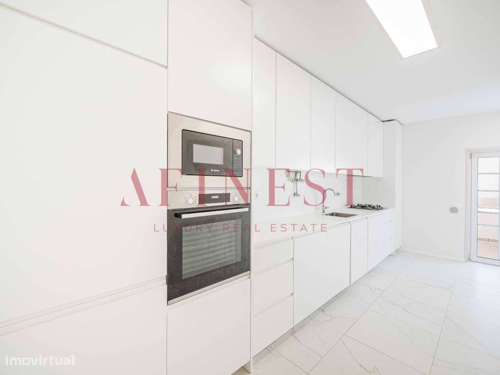 APARTAMENTO T1 REMODELADO NO ESTORIL - Grande imagem: 5/37