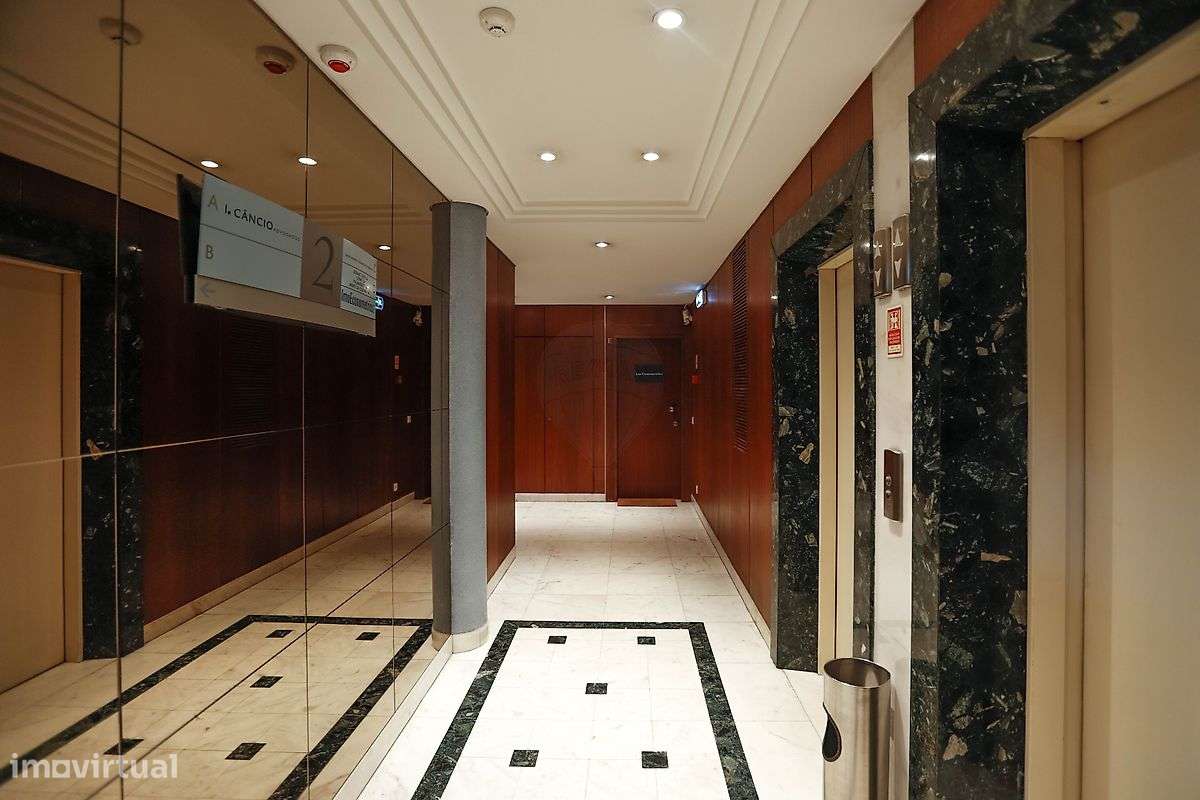 Escritório  para arrendamento - Grande imagem: 4/28