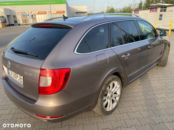 Skoda Superb 2.0 TDI Platinum DSG - 8