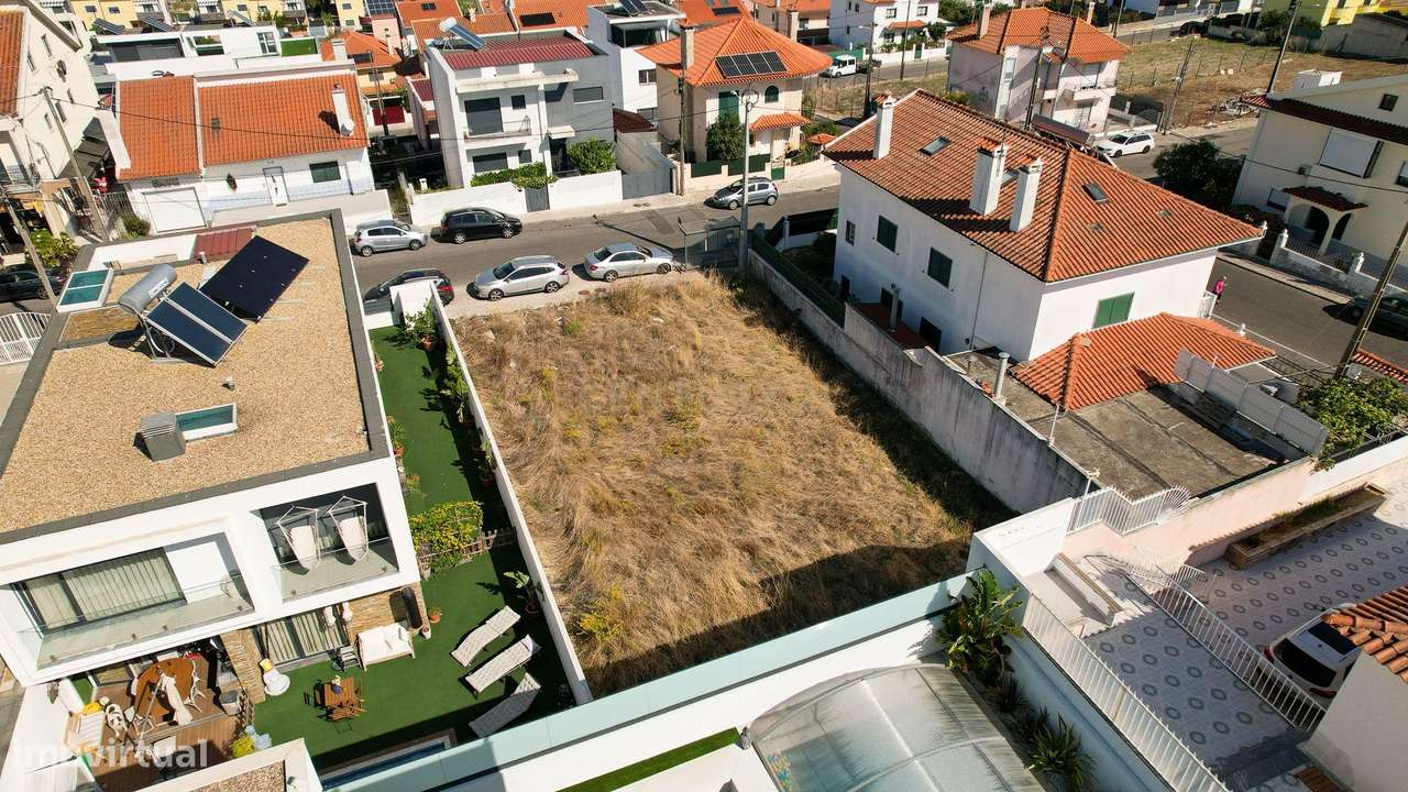 Lote de terreno urbano, com uma área de 379 m2, permitindo uma constru - Grande imagem: 4/11