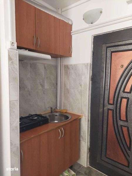 Inchiriez camera de camin cu baie proprie in Nicolina langa Kaufland - Imagine principală: 4/5