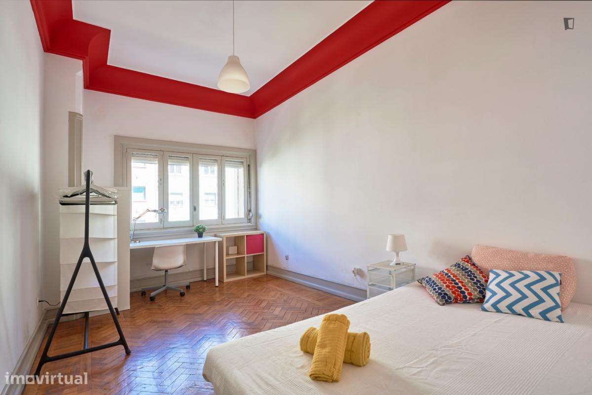Quarto - localizado em Alameda Lisbon - Grande imagem: 1/10