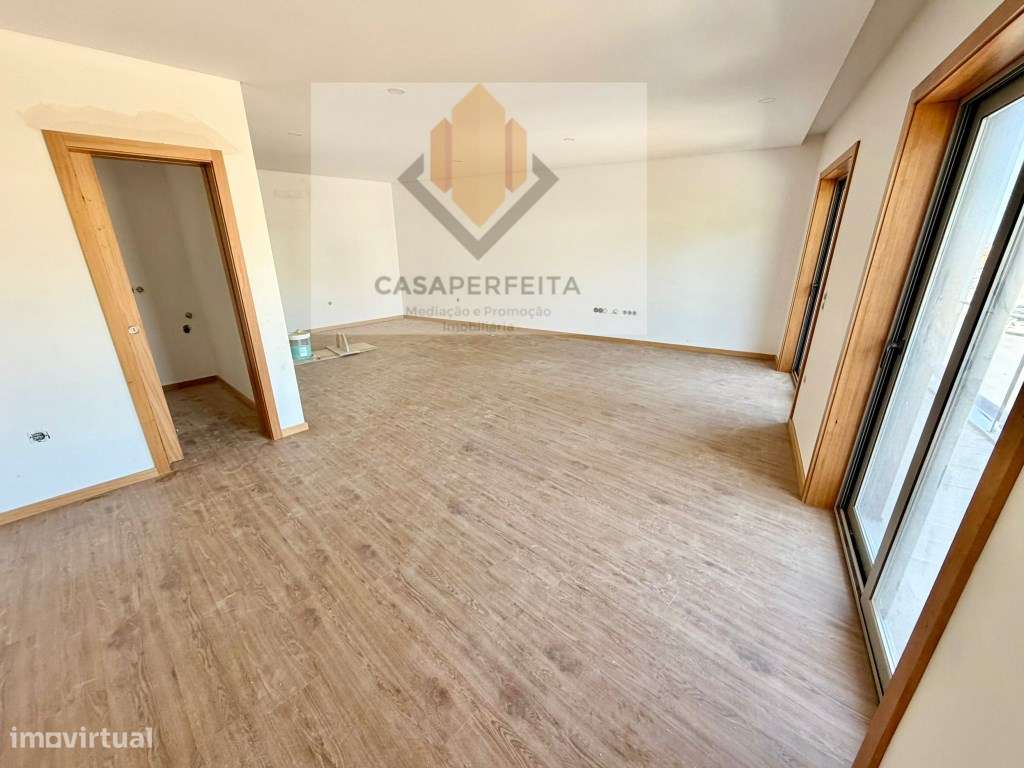 Apartamento T3 NOVO de 2 Frentes com 156m2, Varanda e 2 Lugares de ...-6