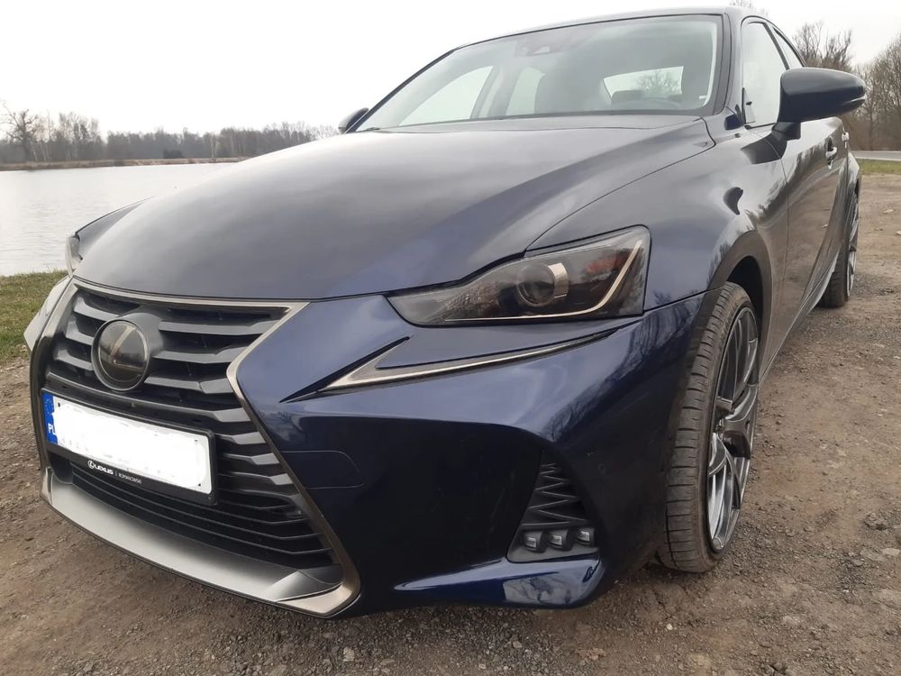 Lexus IS III (2013-) 300h Comfort 2017