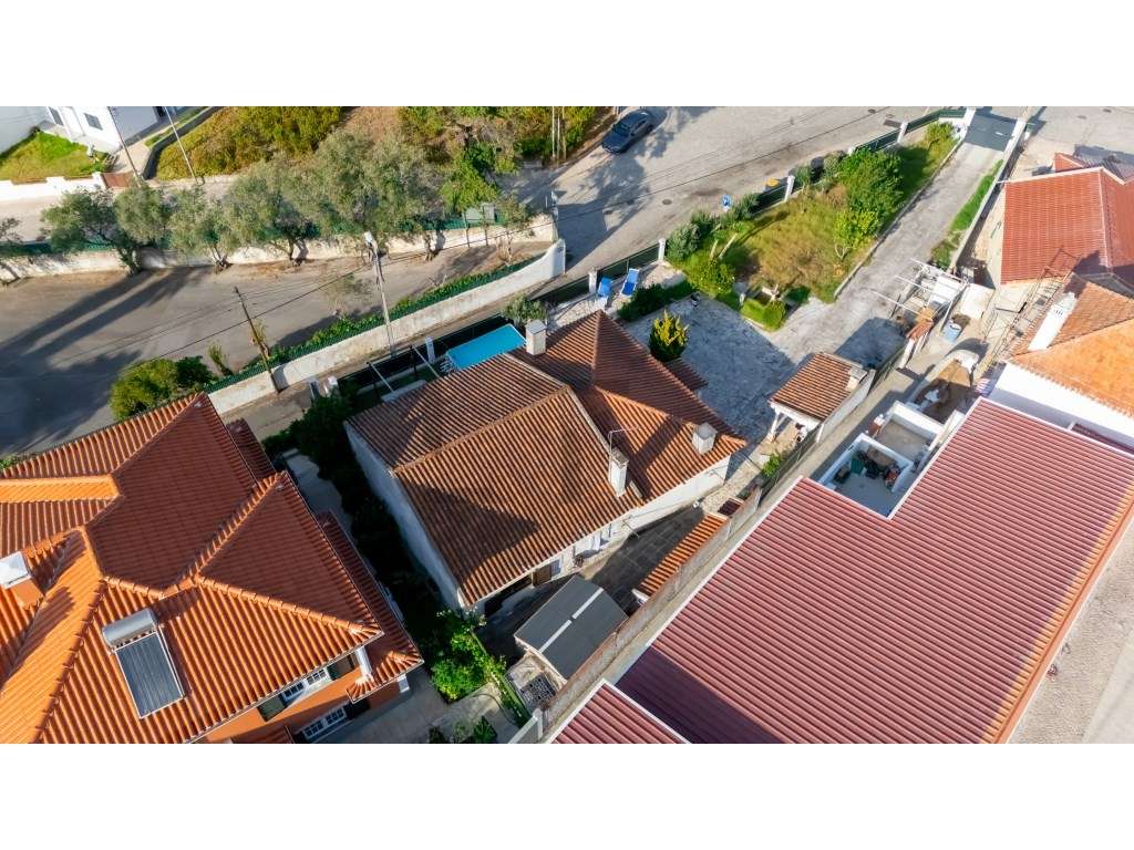 Charmosa Moradia Isolada Totalmente Remodelada em Paiões, Sintra - Grande imagem: 4/26