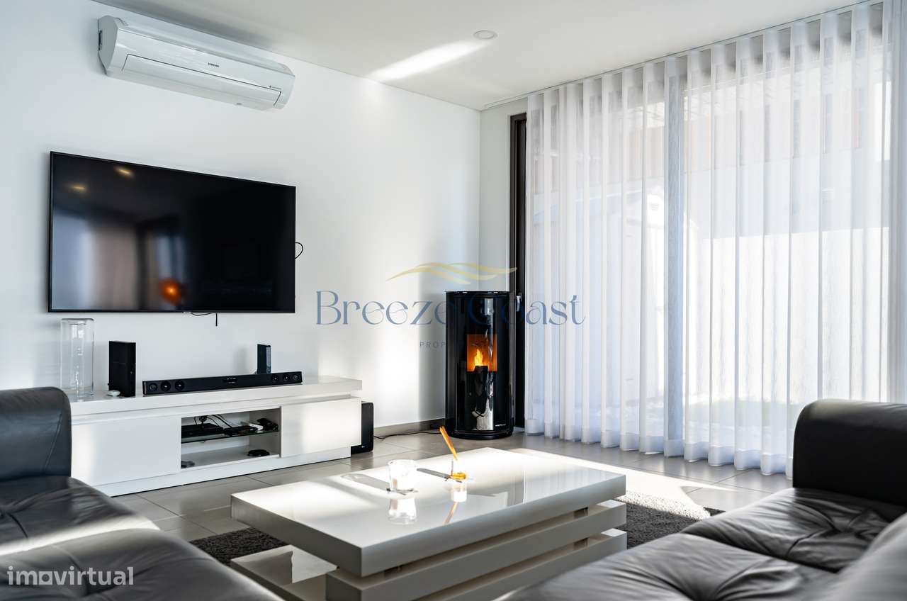 Moradia T4 com Rooftop Vista Mar-21