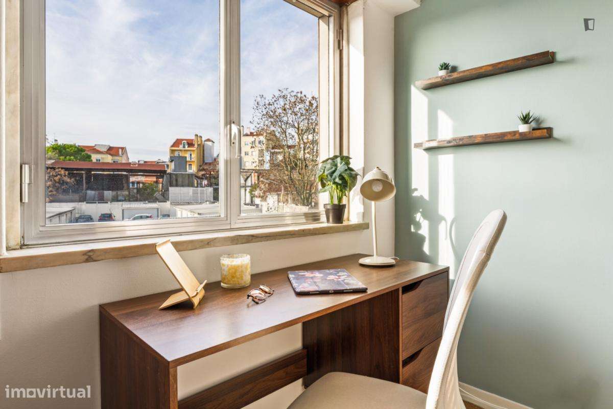 Quarto - localizado em Campolide Lisbon - Grande imagem: 5/6