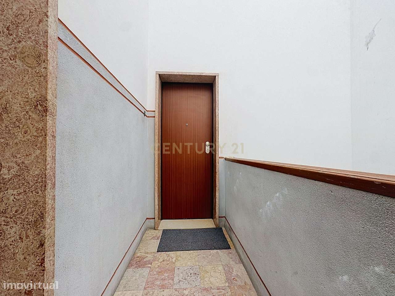 Apart. T3 remodelado em Paio Pires-19