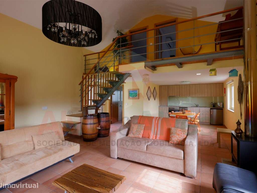 Quintinha com 2 casas -Extraordinária propriedade-30