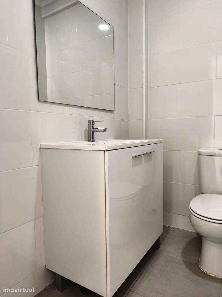 T2 Centro Queijas, Totalmente Remodelado, Junto aos CTT e P. Doce-21