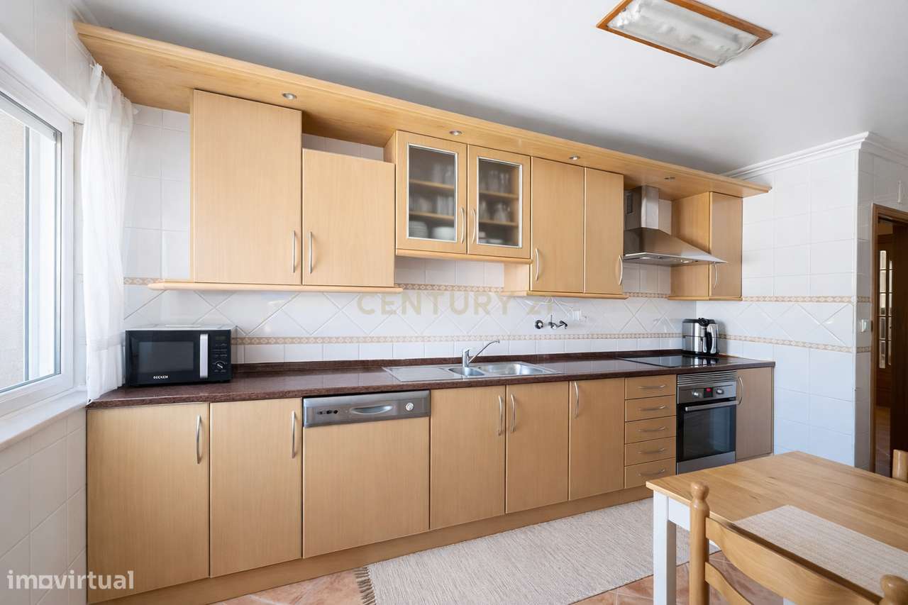 T3 153 m² com varanda | Garagem + 1 lugar de parqueamento a porta | Sa-4