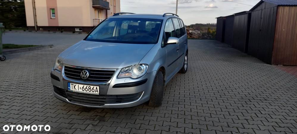 Volkswagen Touran 1.9 TDI DPF Blue Motion Highline - 4