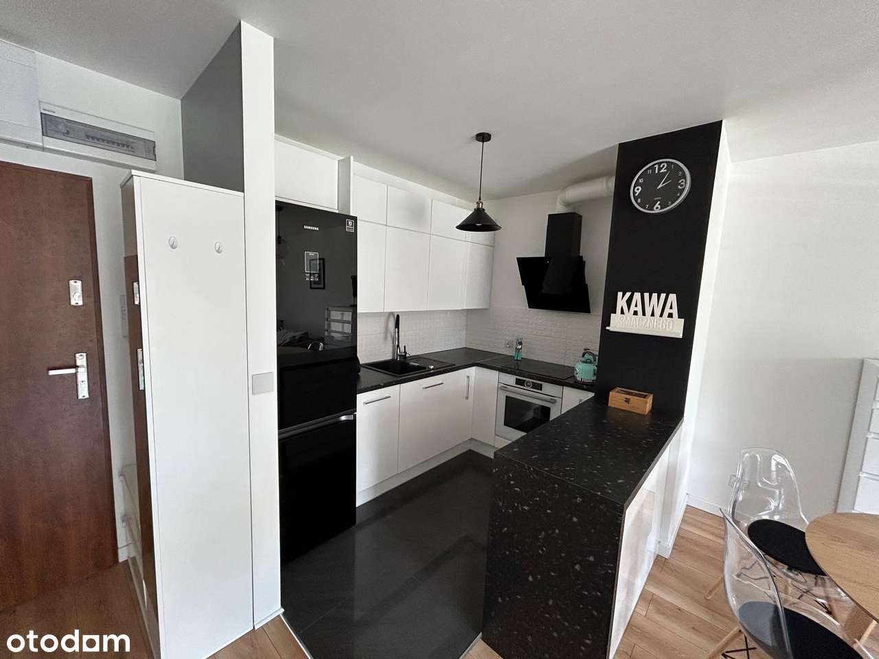 Komfortowe, 2-pokojowe/klimatyzacja/duży balkon/miejsce parkingowe - Pełny obrazek: 3/13