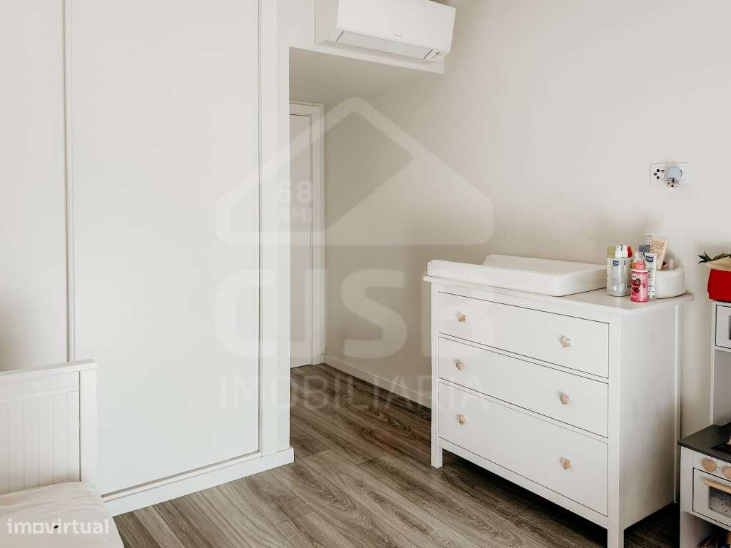 Apartamento T2 Torre da Marinha-21