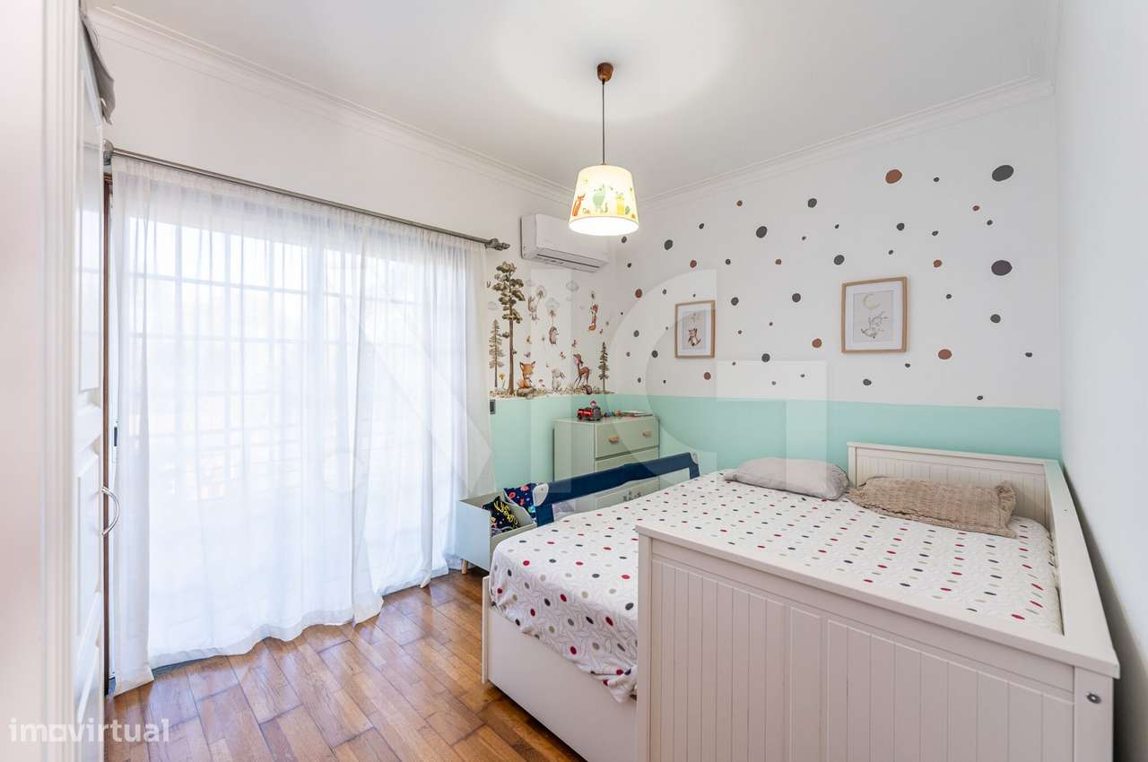 Moradia T4 com pátio, jardim e garagem em Covelas - Trofa-22