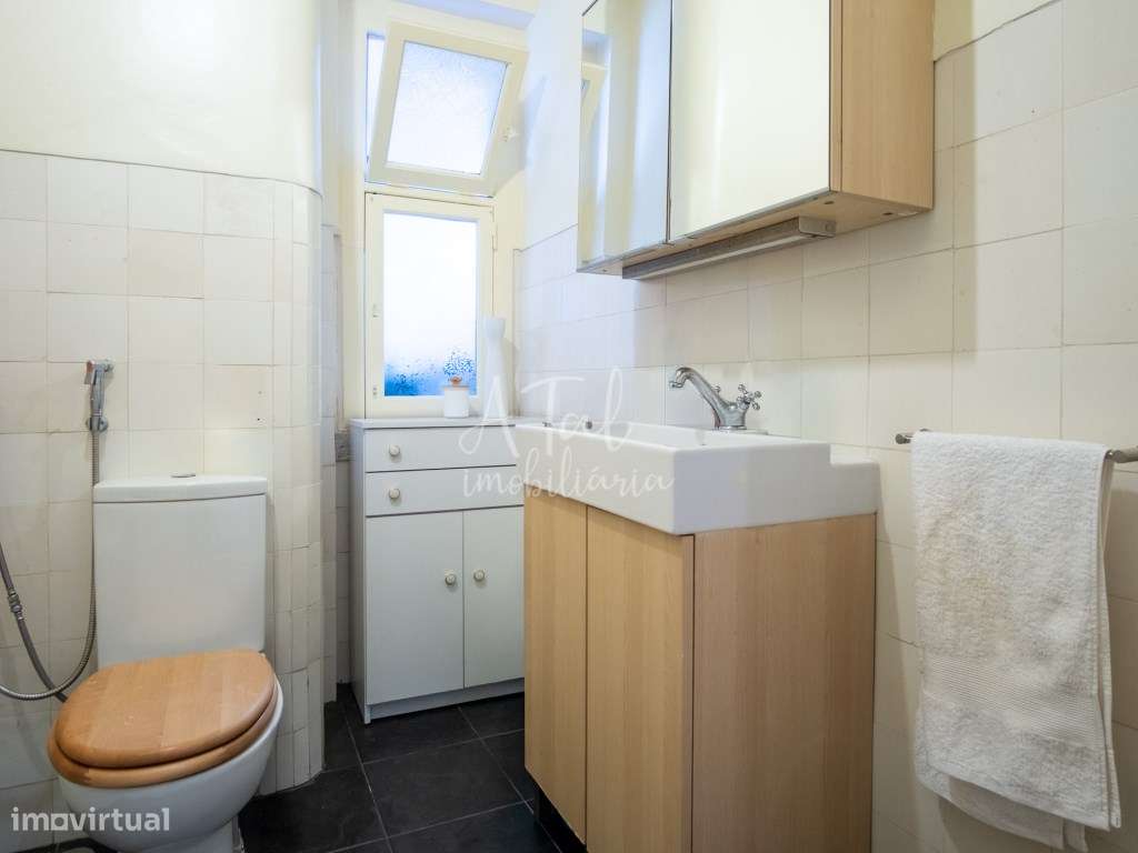 Apartamento T2 C/TERRAÇO no centro de Lisboa-23