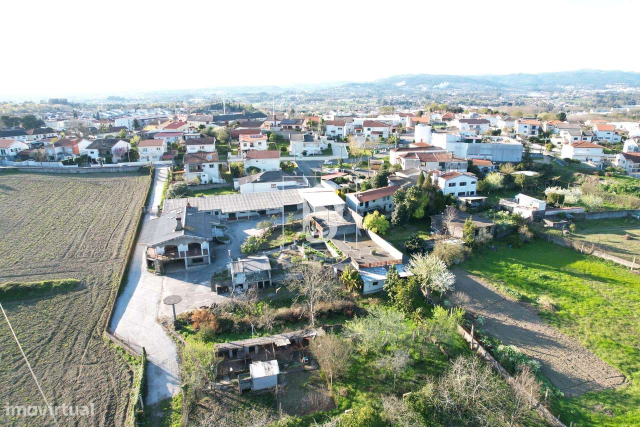 Moradia T7 com 634m² de construção e enorme potencial | Palmeira, Brag - Grande imagem: 3/7