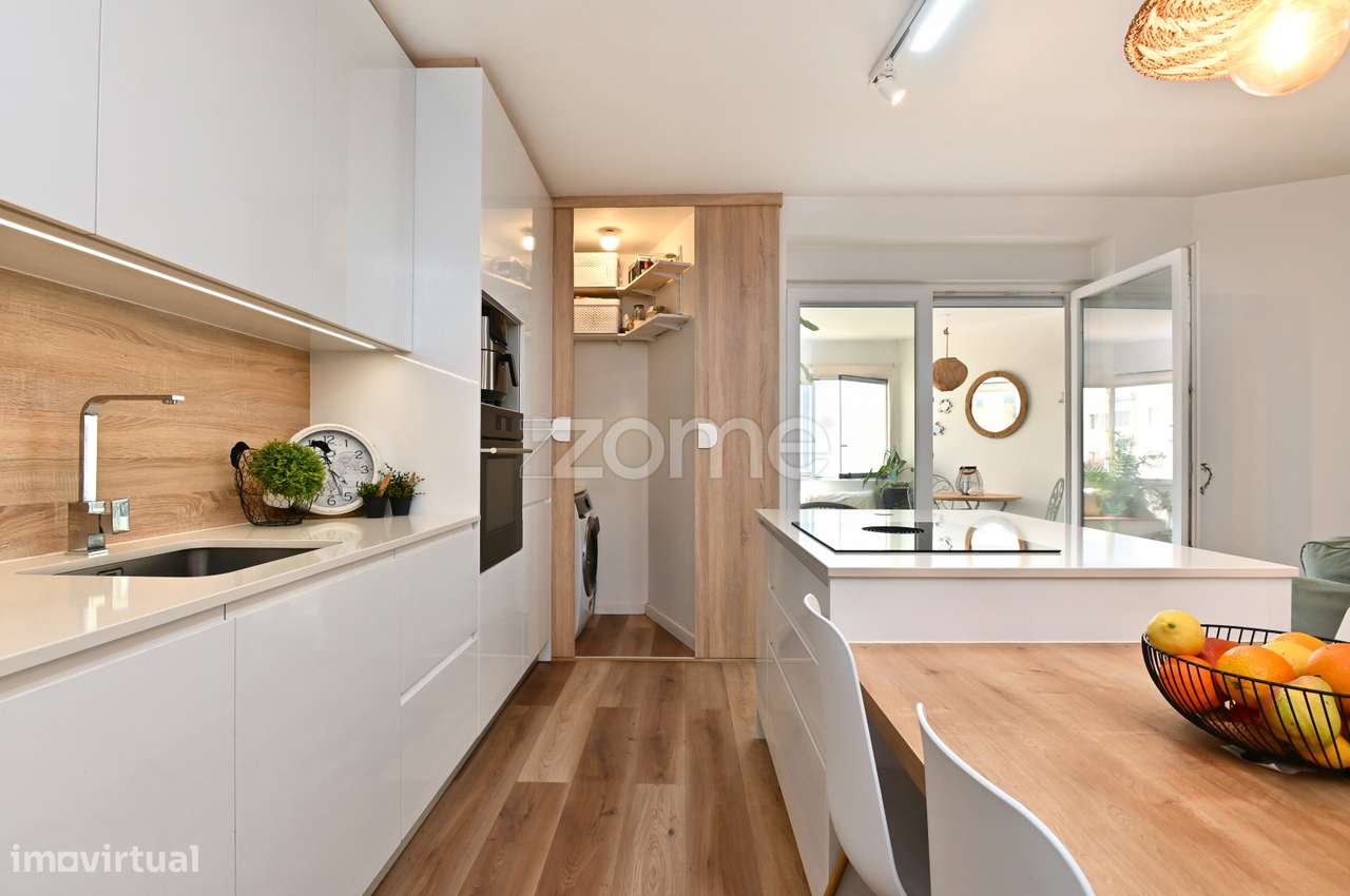Apartamento T2 remodelado no Junqueiro, Carcavelos - Parede, Cascais - Grande imagem: 3/34