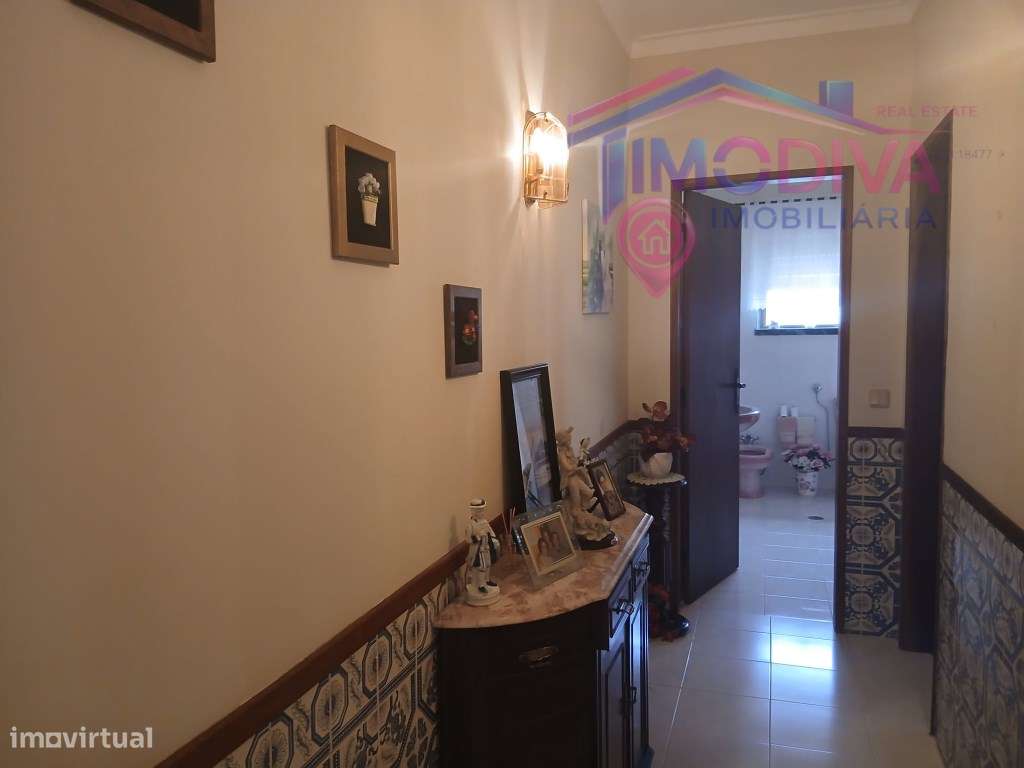 Moradia térrea T4, com churrasqueira e jardim em Arega-28