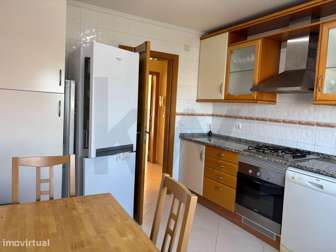 T2 com parqueamento e 3 varandas em Sesimbra - Grande imagem: 3/23