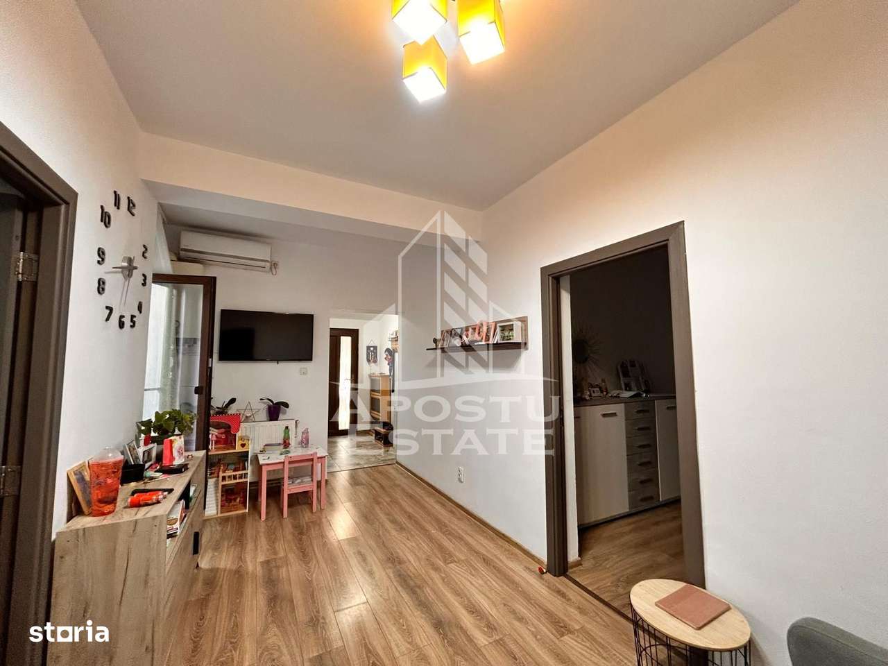 Apartament 3 camere, complet renovat la curte comuna in zona Centrala - Imagine principală: 3/10
