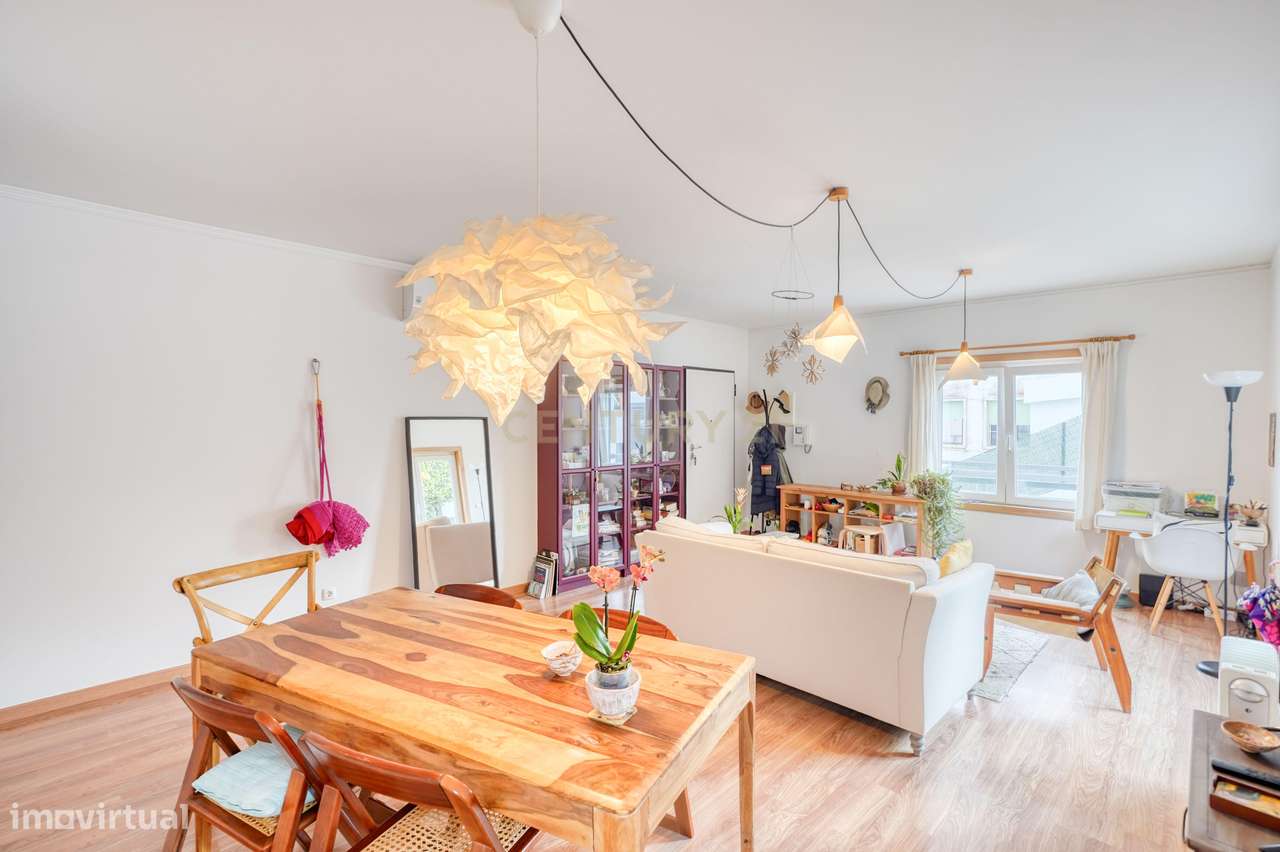 T1+1 no Condomínio fechado com estacionamento no Estoril! - Grande imagem: 3/16