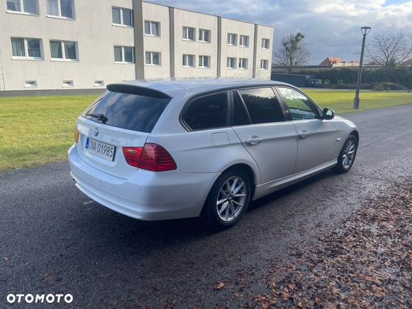 BMW Seria 3 318d - 17