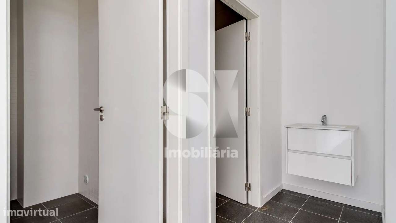 Loja de Rua em Zona Pedonal – Meirinhas | Pombal - Grande imagem: 2/21