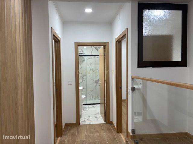 Apartamento T2 totalmente remodelado – Flamenga, Santo António dos Cav - Grande imagem: 4/7