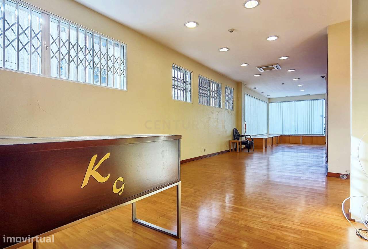 Loja de rua em Valbom, em frente aos Bombeiros, com 85 m2 de área útil - Grande imagem: 5/13