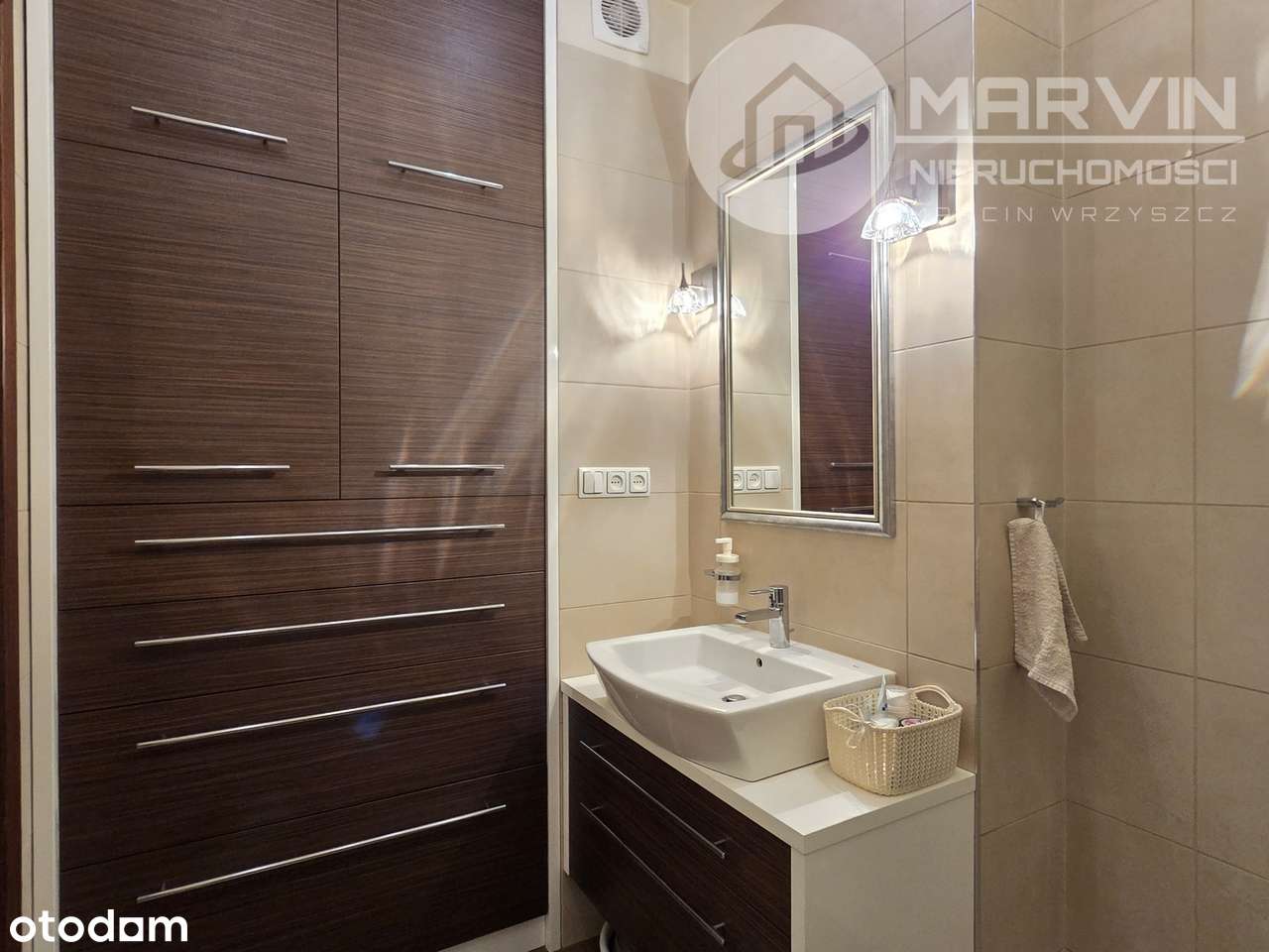 SMART HOME z garderobą, garażem i dużą piwnicą – ul. Wergiliusza-18