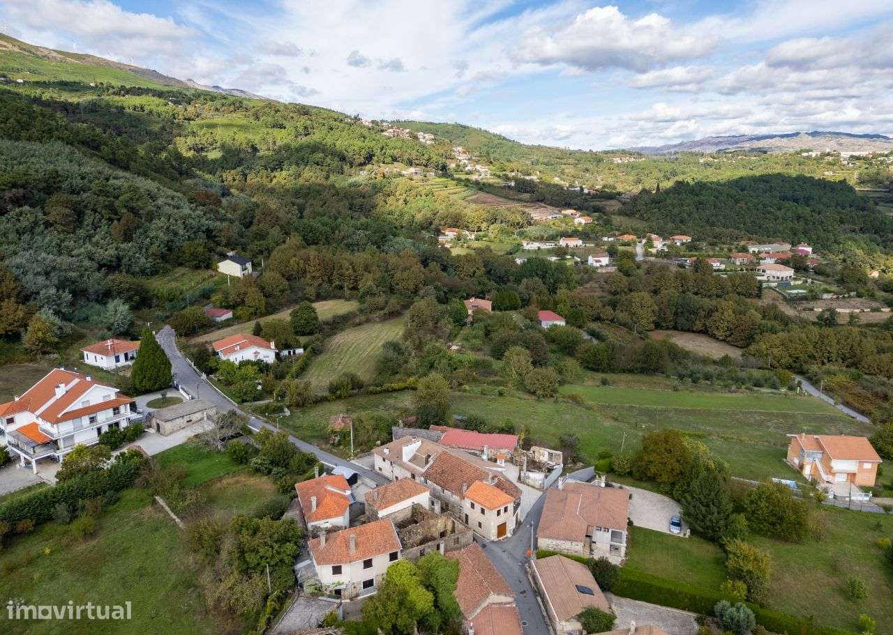 Conjunto de 4 moradias em Borbelinha, Adoufe - Vila Real-29