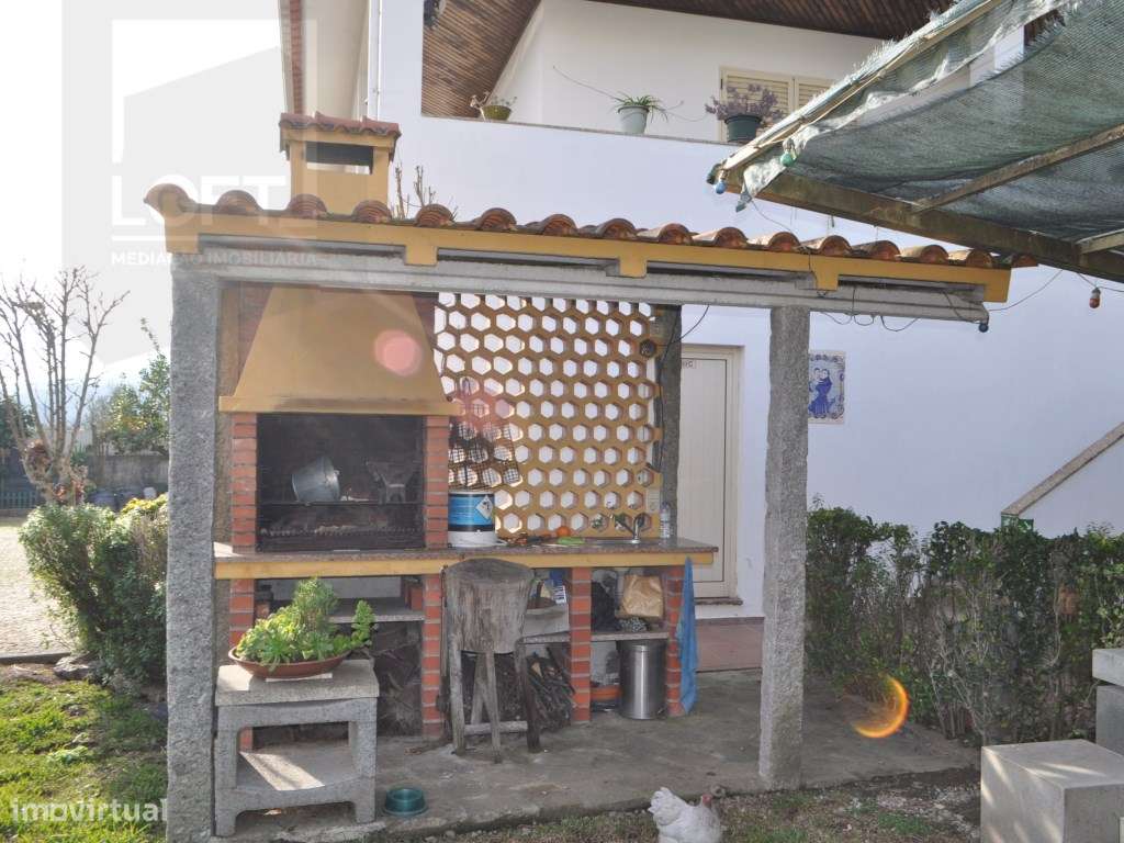 Moradia V4 em Candoso S.Santiago e Mascotelos-44