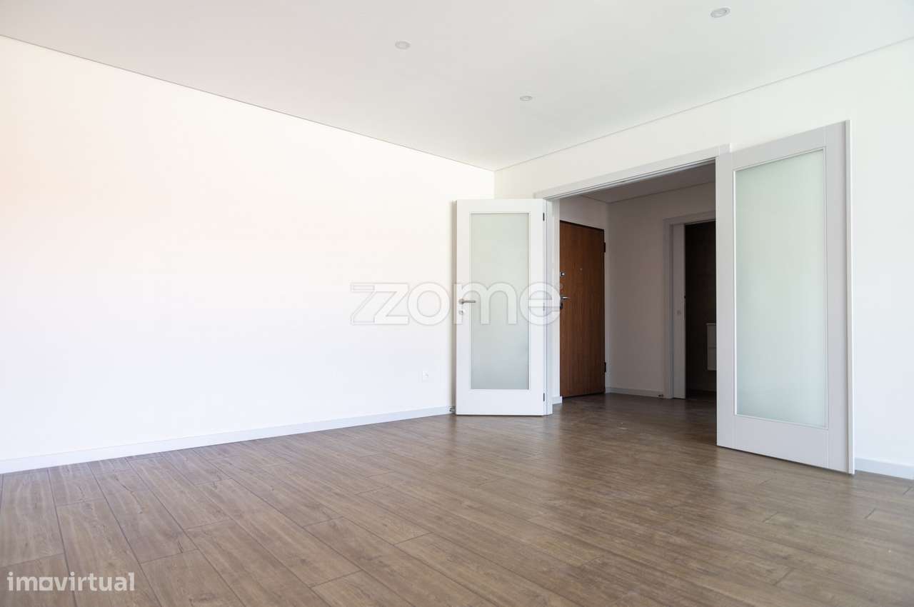 T3 novo, pronto a habitar junto á Rotunda da Boavista - Grande imagem: 1/38