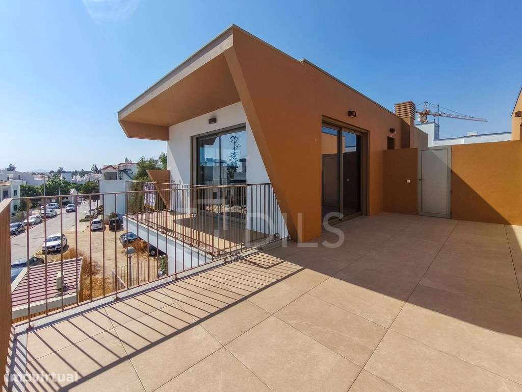 Apartamento T2 com varanda, terraço e garagem em Cabanas, Tavira - Grande imagem: 3/57
