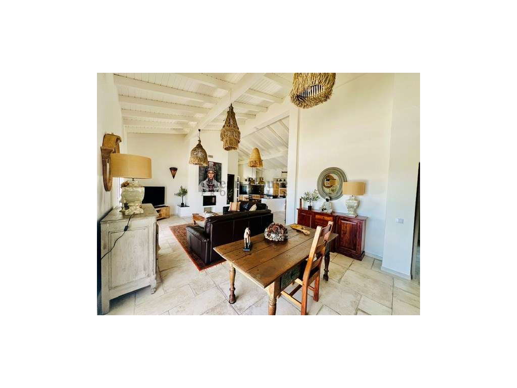 Herdade renovada com 4 quartos e piscina em Ourique.-3