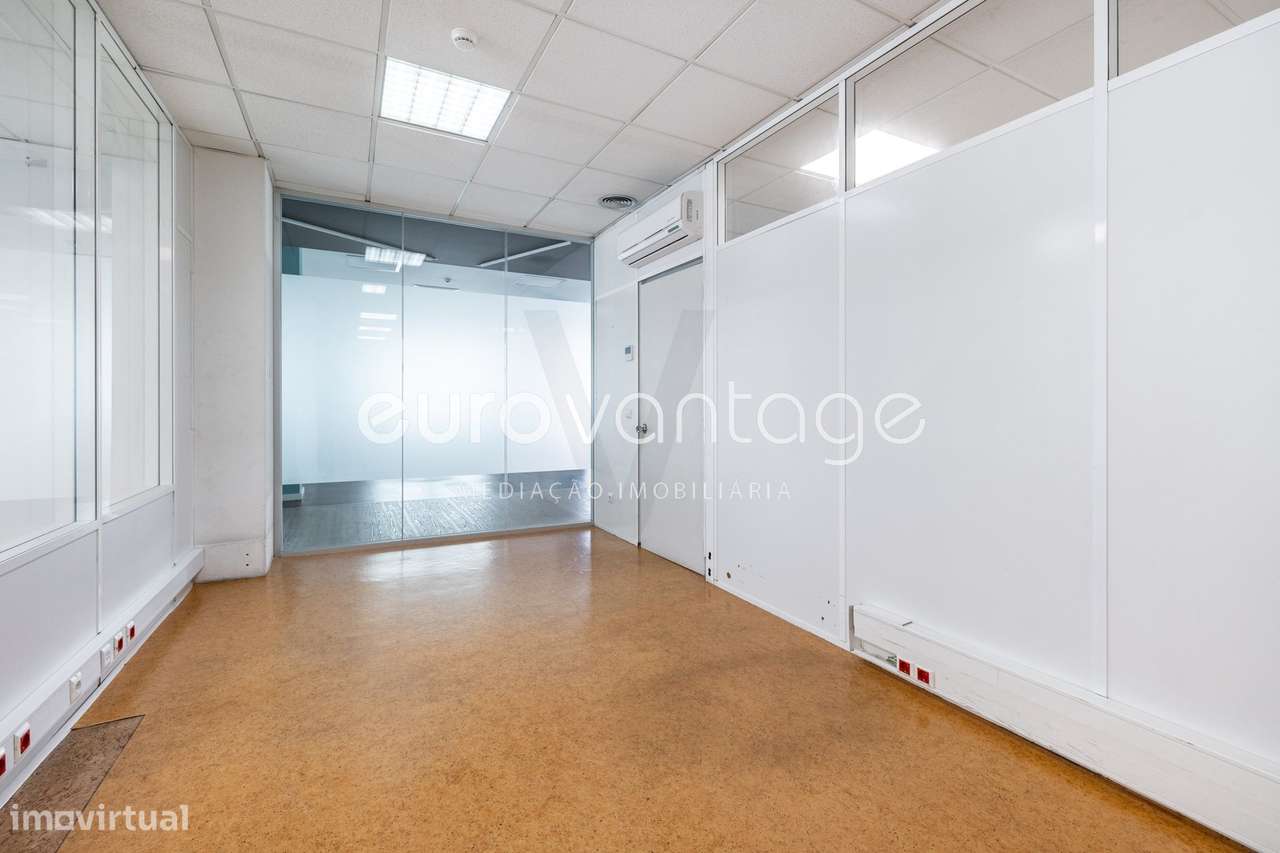 Espaço Comercial / Armazém com 700 m² a 5 minutos de Leiria-15