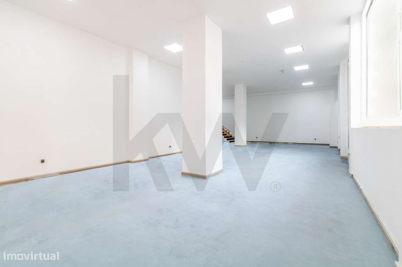 Espaço comercial na Av. Almirante Reis – 900 m2 em Localização Estraté - Grande imagem: 2/24