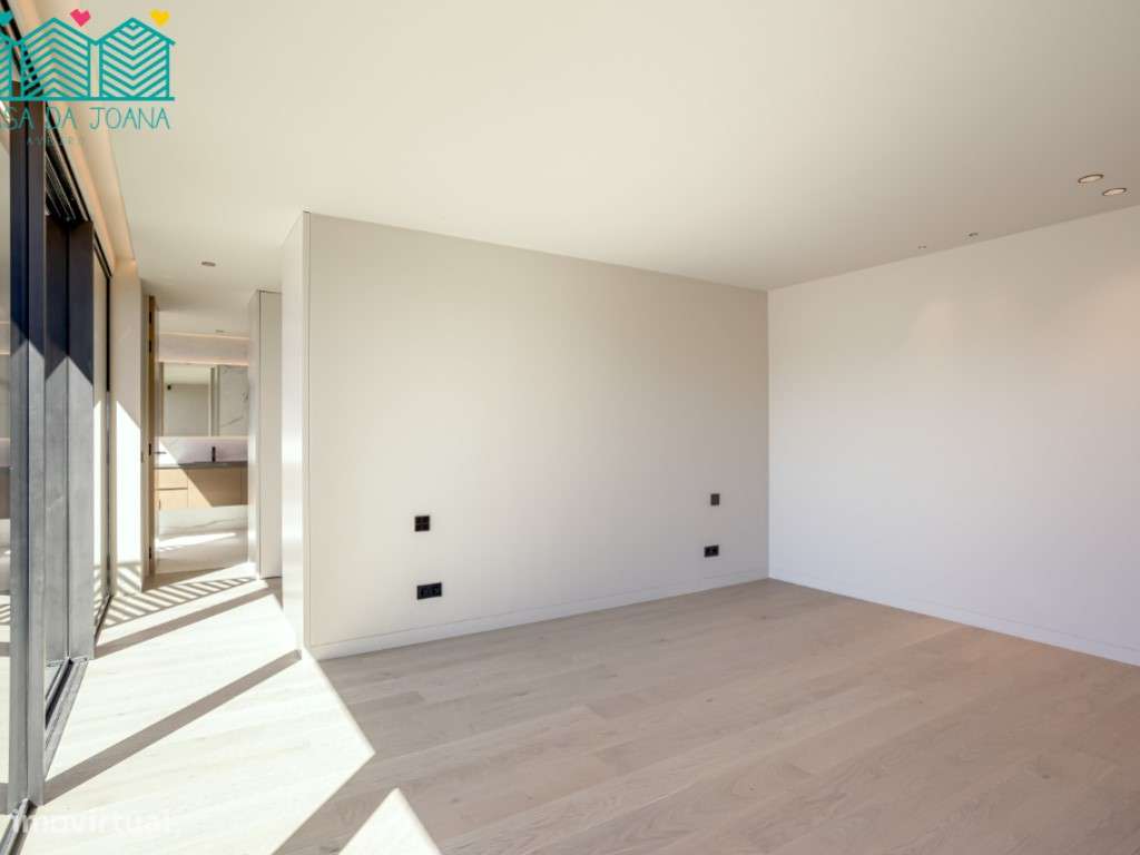 Moradia T5+1 com Piscina em Cascais-16